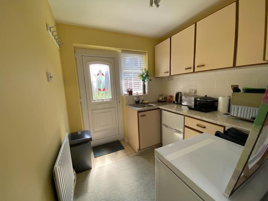 Cosy Apartment With Private Access And Kitchenette In Guildford (Adults Only) Worplesdon Exterior photo